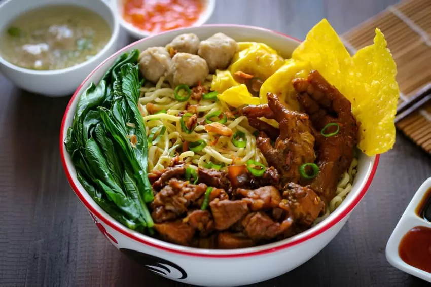 Sensasi Gurih & Lezat: Mie Ayam Terenak Versi Pecinta Kuliner